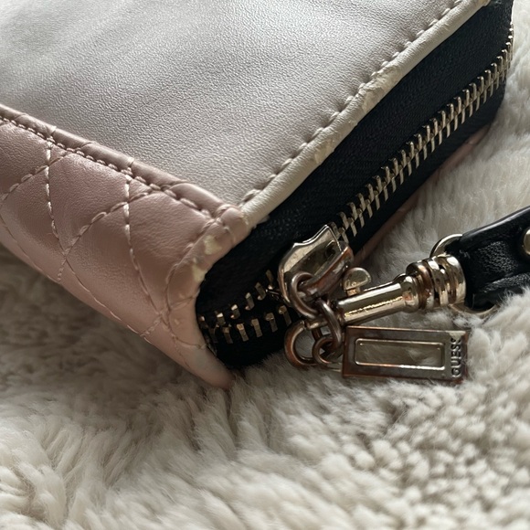 Guess Large Wallet with Detachable Wristie strap in Light Pink✨ - Picture 5 of 6